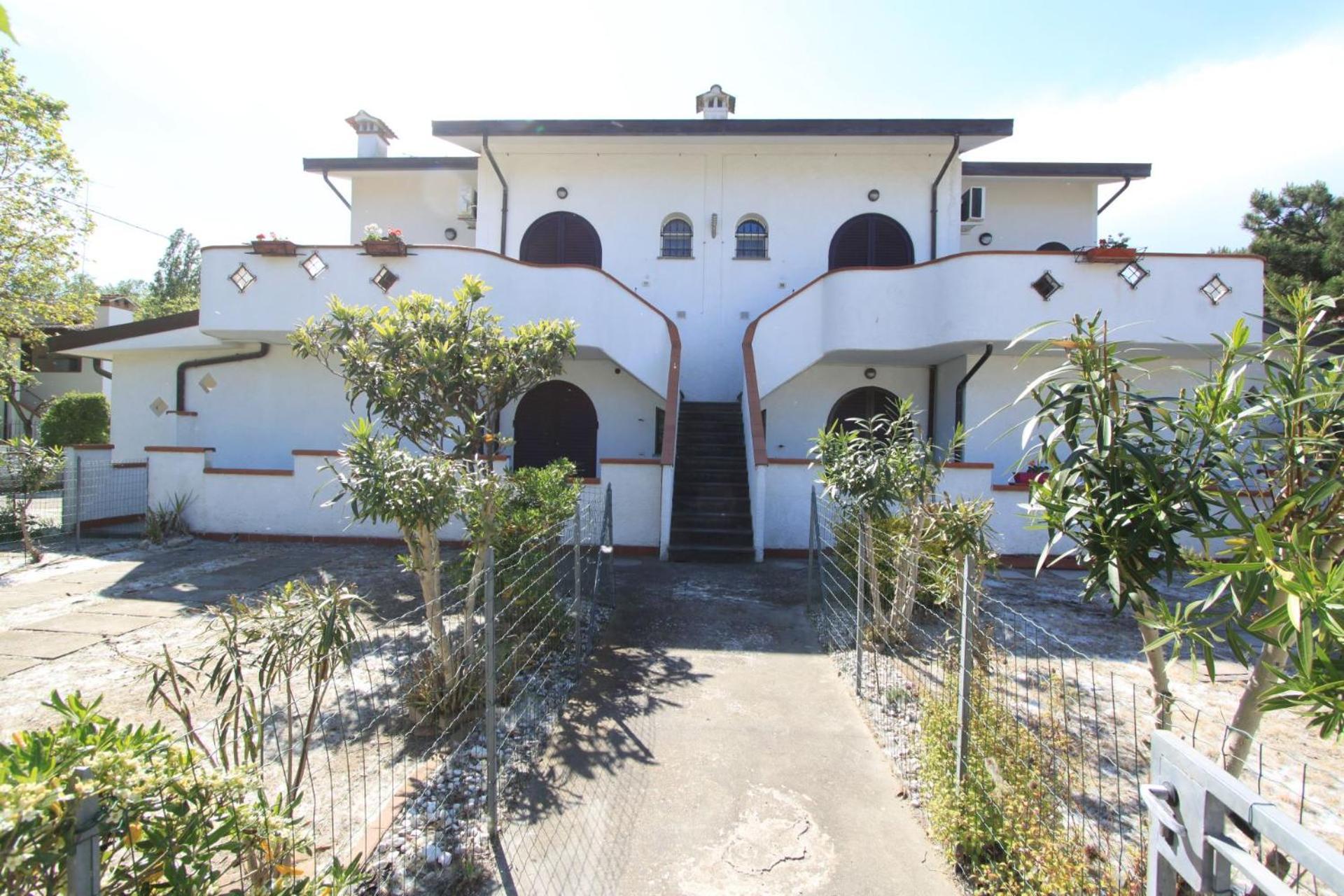 Appennini Villas Лидо ди Помпоза Екстериор снимка
